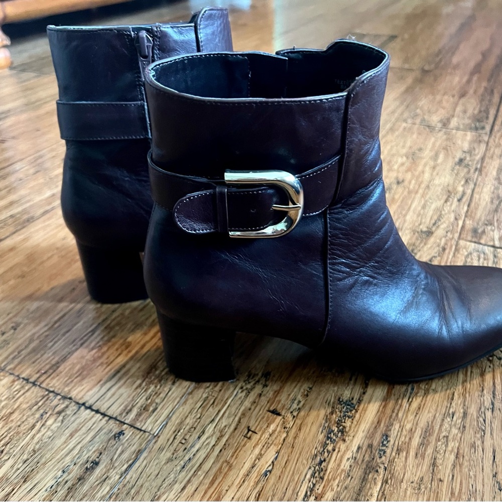 Womens Nine West Brown Leather Ankle Boots with Gold Faux Buckle, Size 9